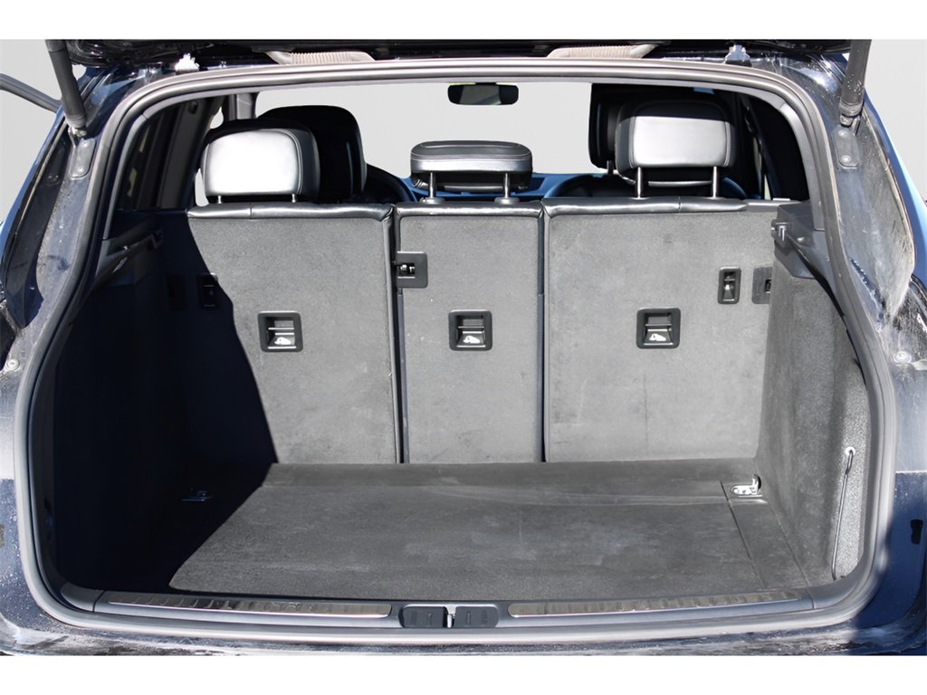 Used 2023 Porsche Macan Turbo image 14