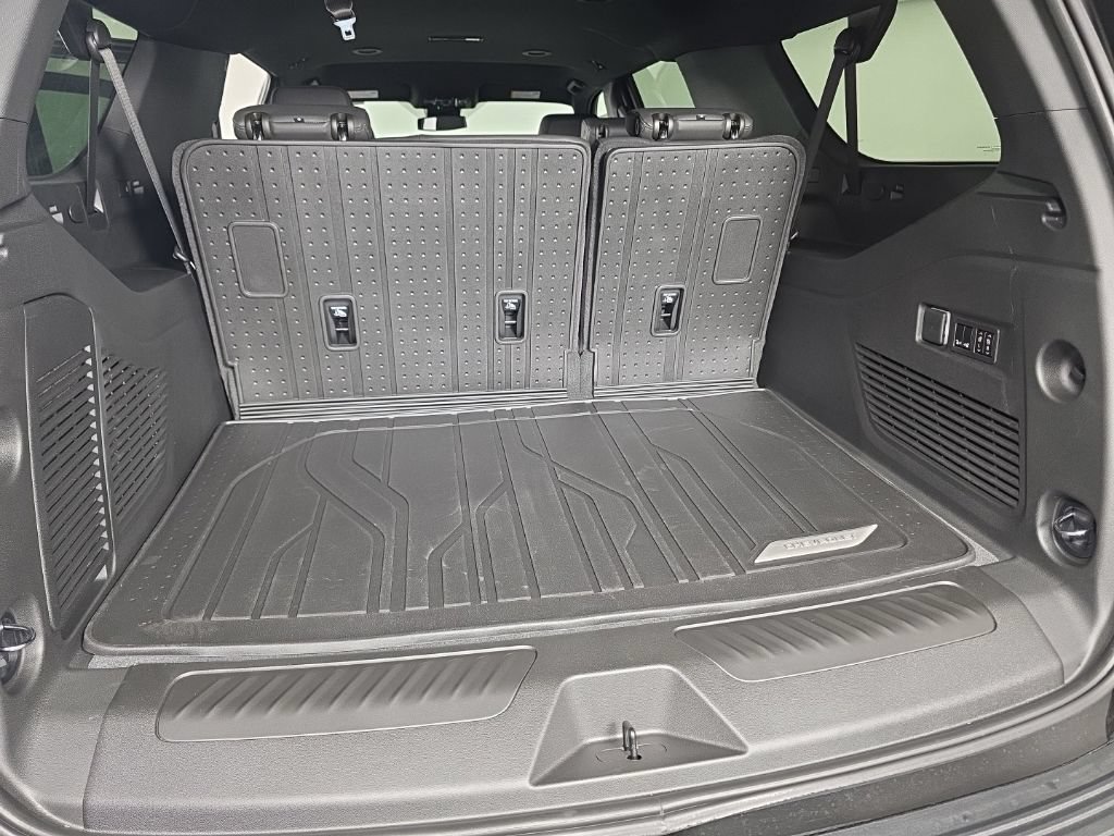 New 2026 Chevrolet Suburban LT w/ Comfort Package AWD/4WD image 29