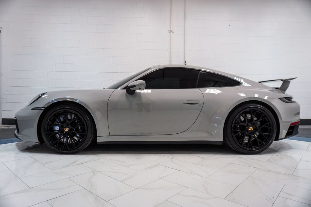Used 2024 Porsche 911 Carrera 4 GTS AWD/4WD image 31