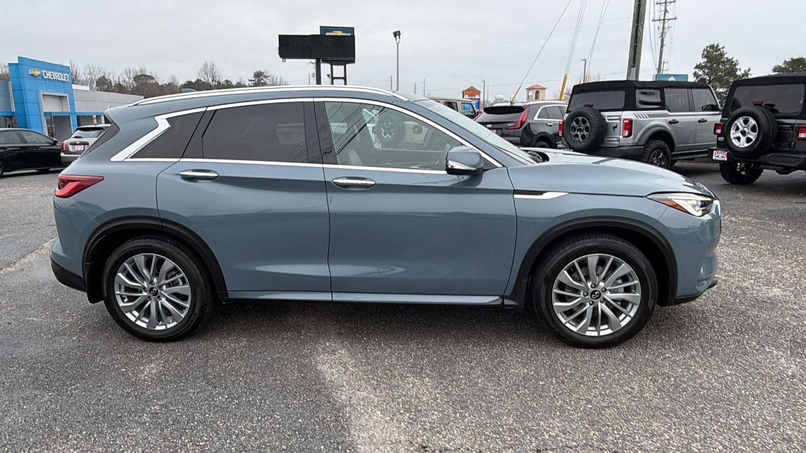 Used 2023 INFINITI QX50 Luxe image 4