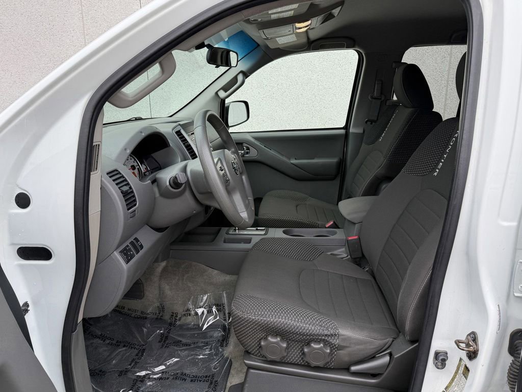 Used 2013 Nissan Frontier Desert Runner image 15