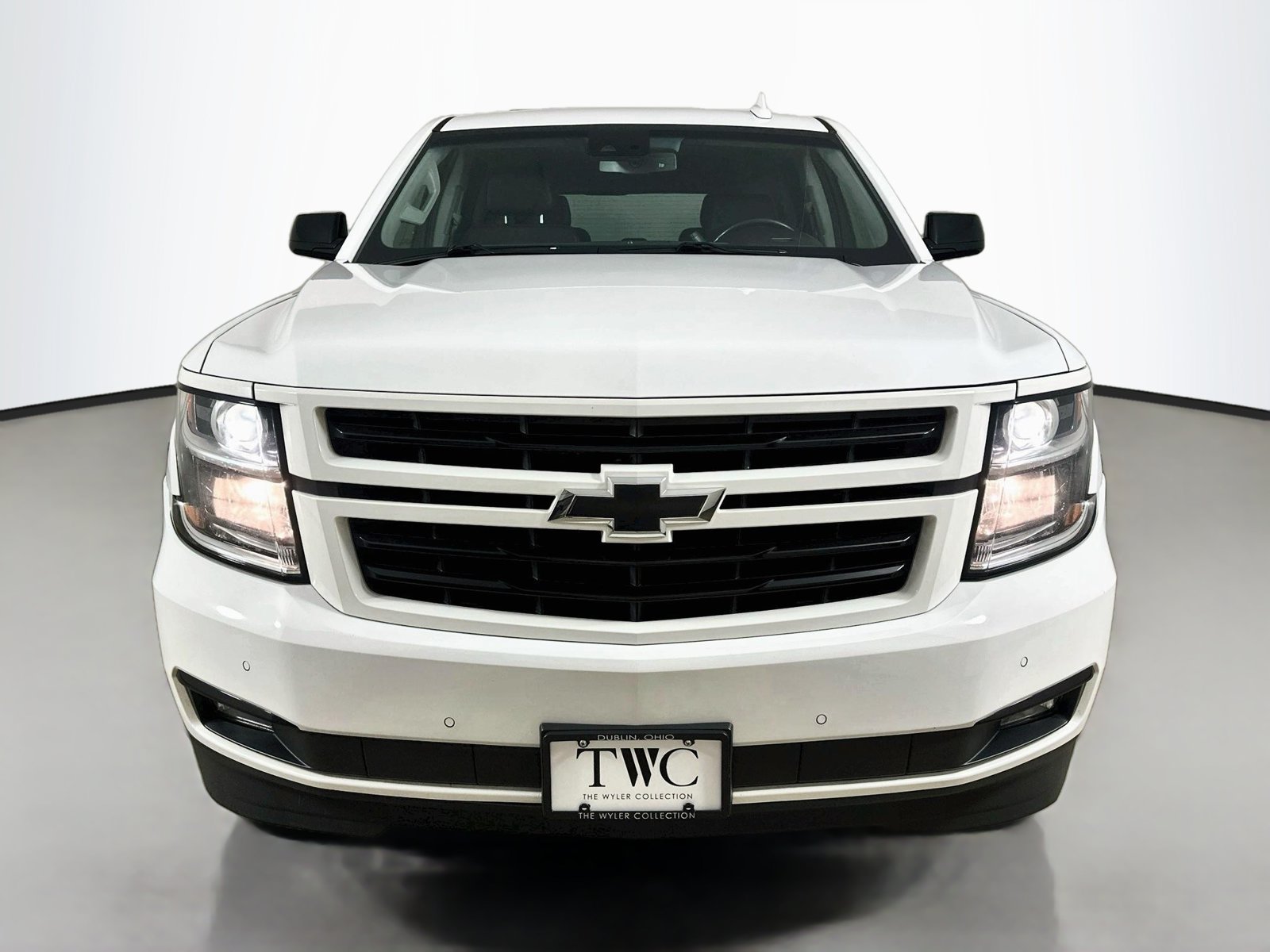 Used 2019 Chevrolet Tahoe Premier w/ RST 6.2L Performance Edition AWD/4WD image 2