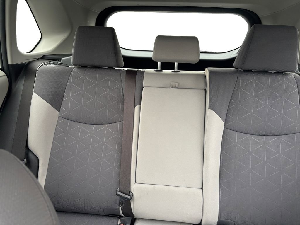 Used 2019 Toyota RAV4 XLE w/ Carpet Mat Package FWD image 14