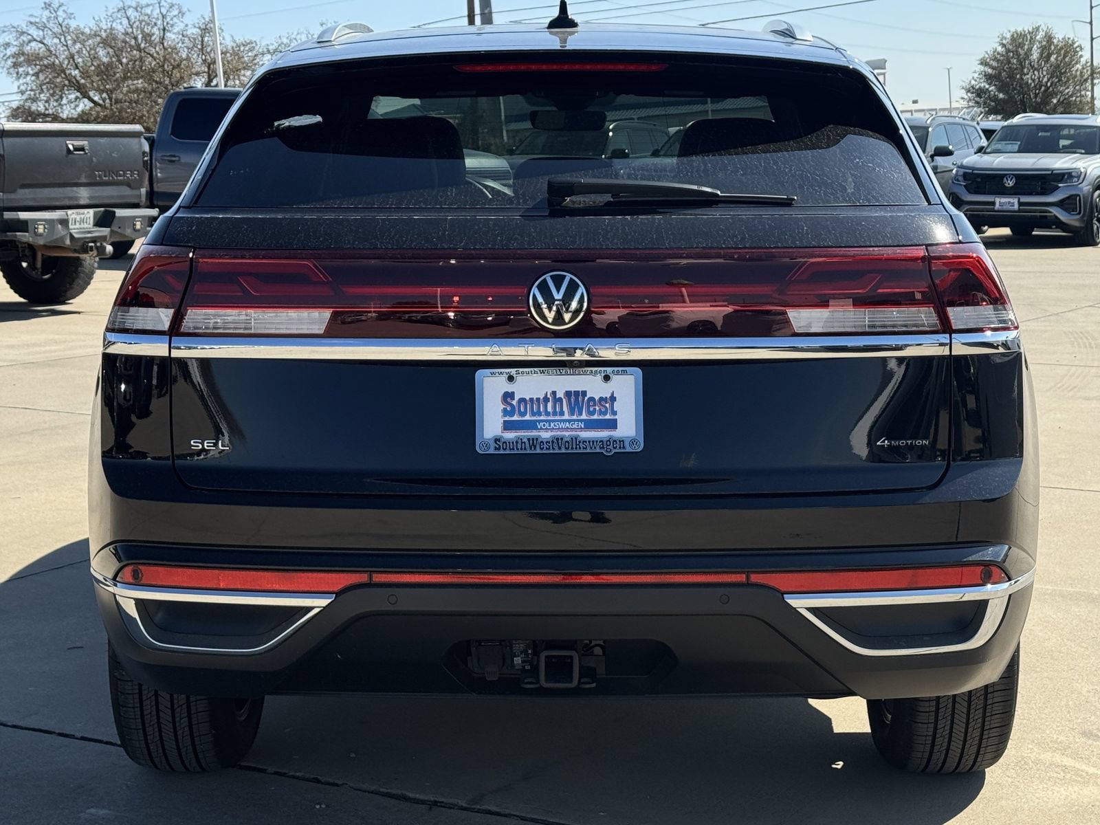 Used 2025 Volkswagen Atlas Cross Sport SEL AWD/4WD image 5