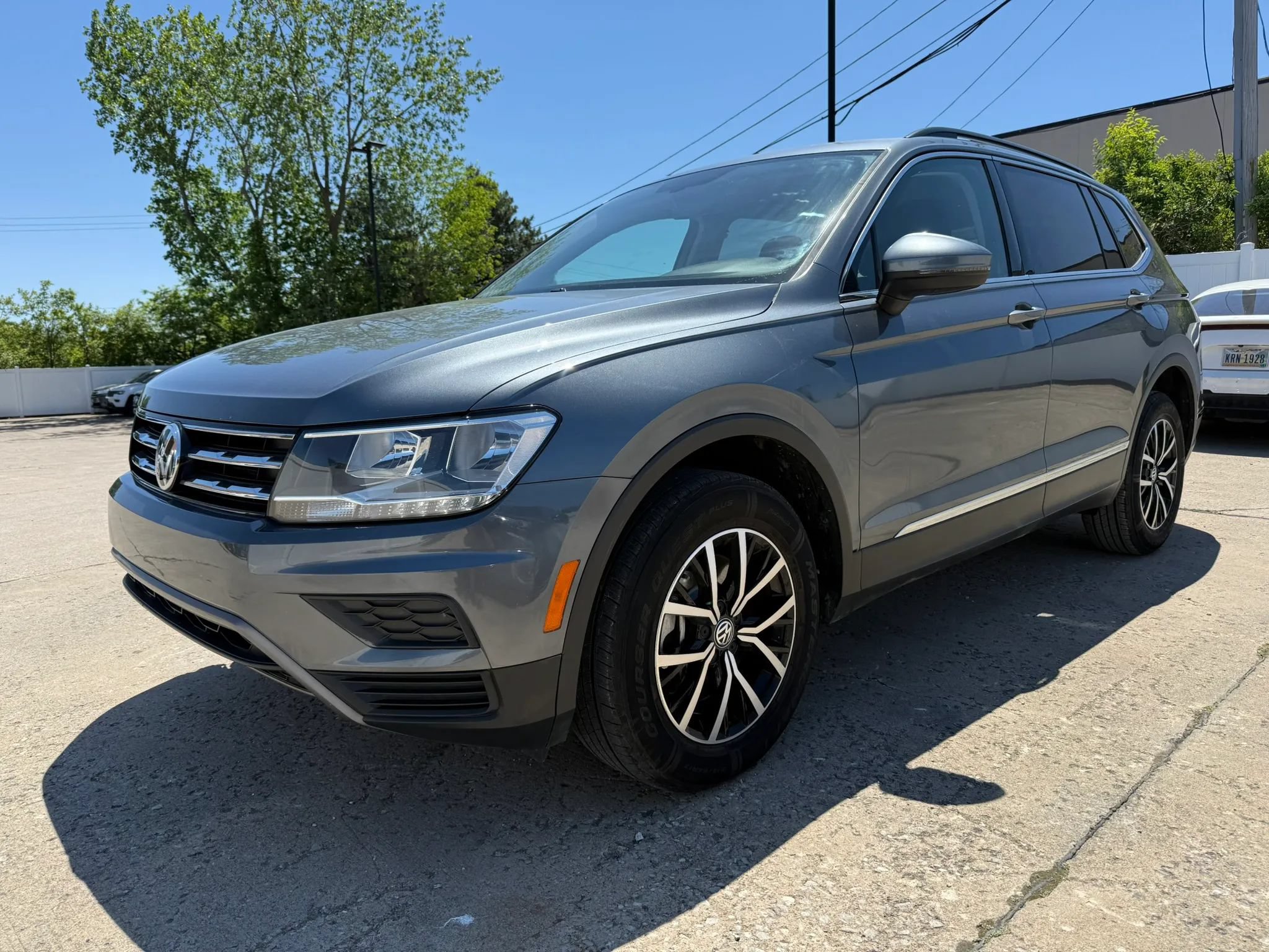 Used 2021 Volkswagen Tiguan SE R-Line AWD/4WD image 6