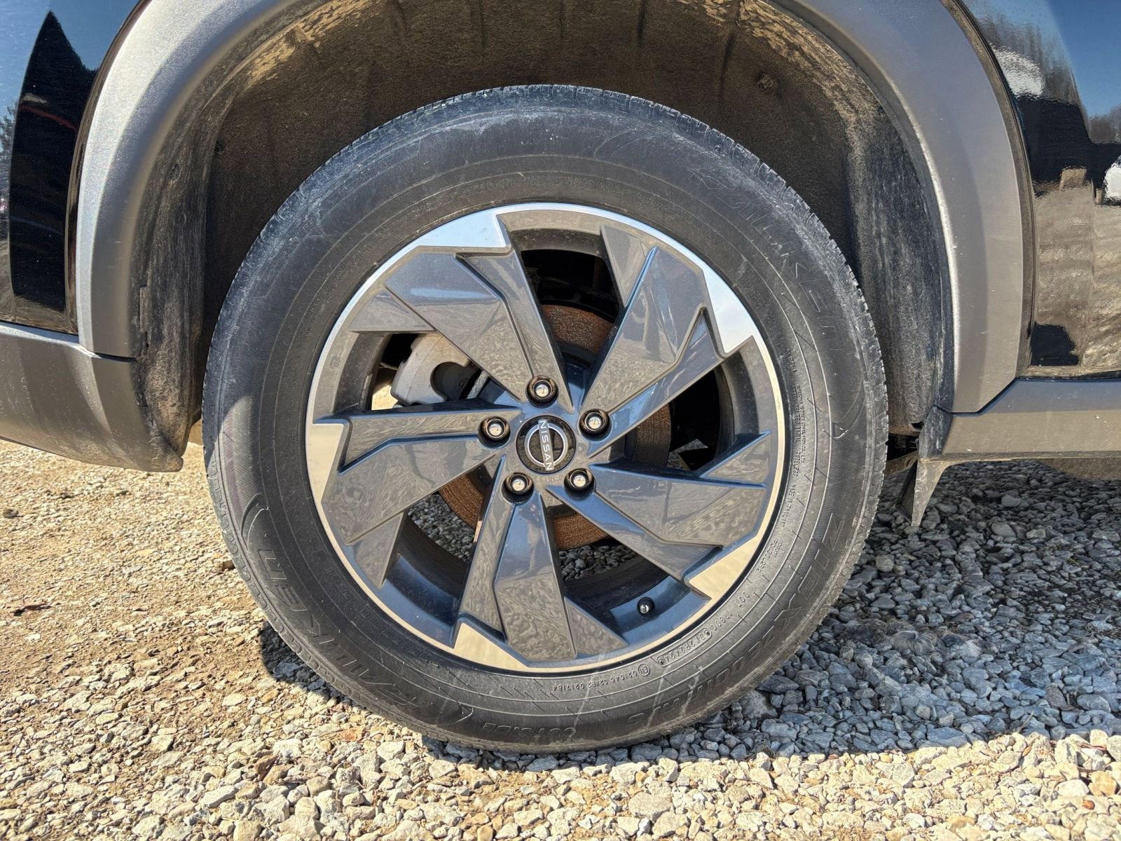 Used 2025 Nissan Rogue SV FWD image 32