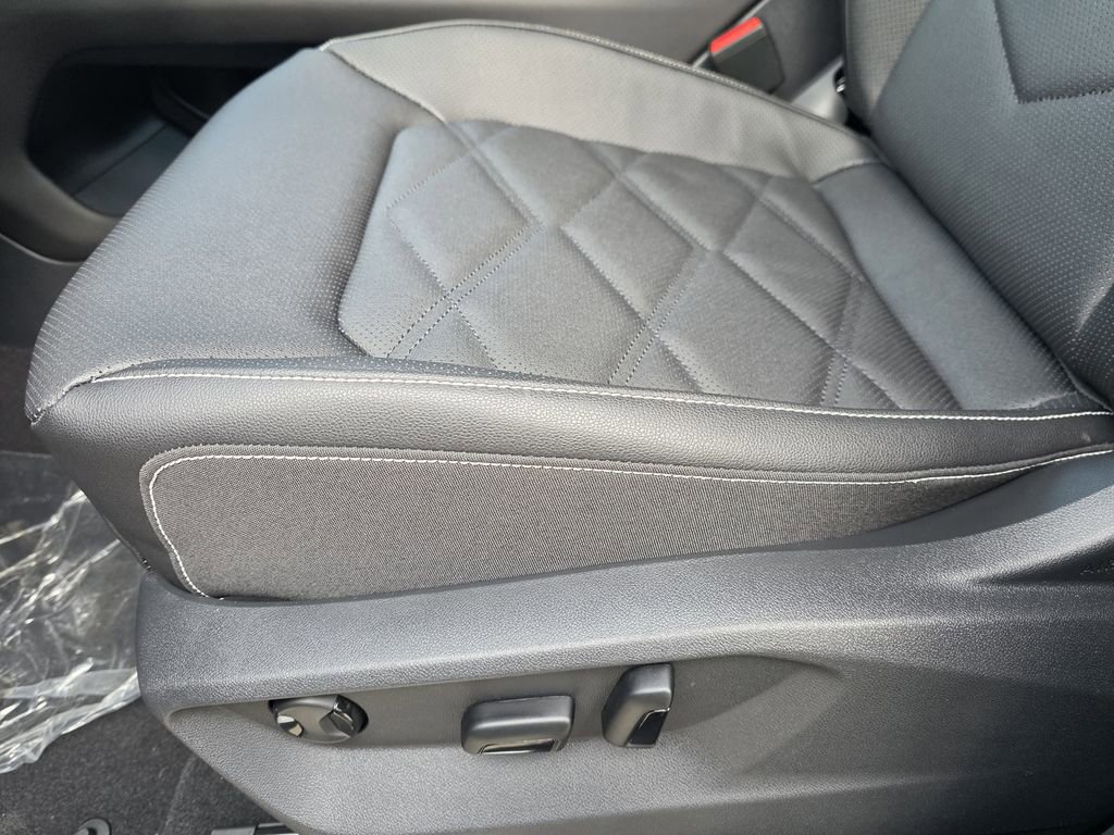 New 2026 Volkswagen Atlas SE image 16