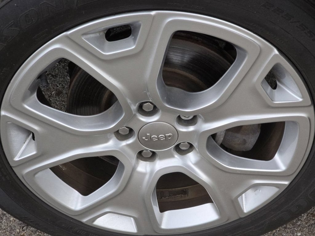 Used 2020 Jeep Renegade Limited AWD/4WD image 10