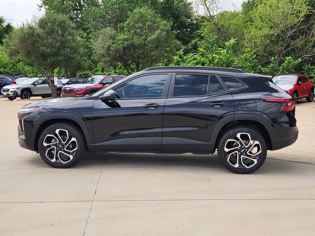 Used 2025 Chevrolet Trax RS w/ Sunroof Package FWD image 4