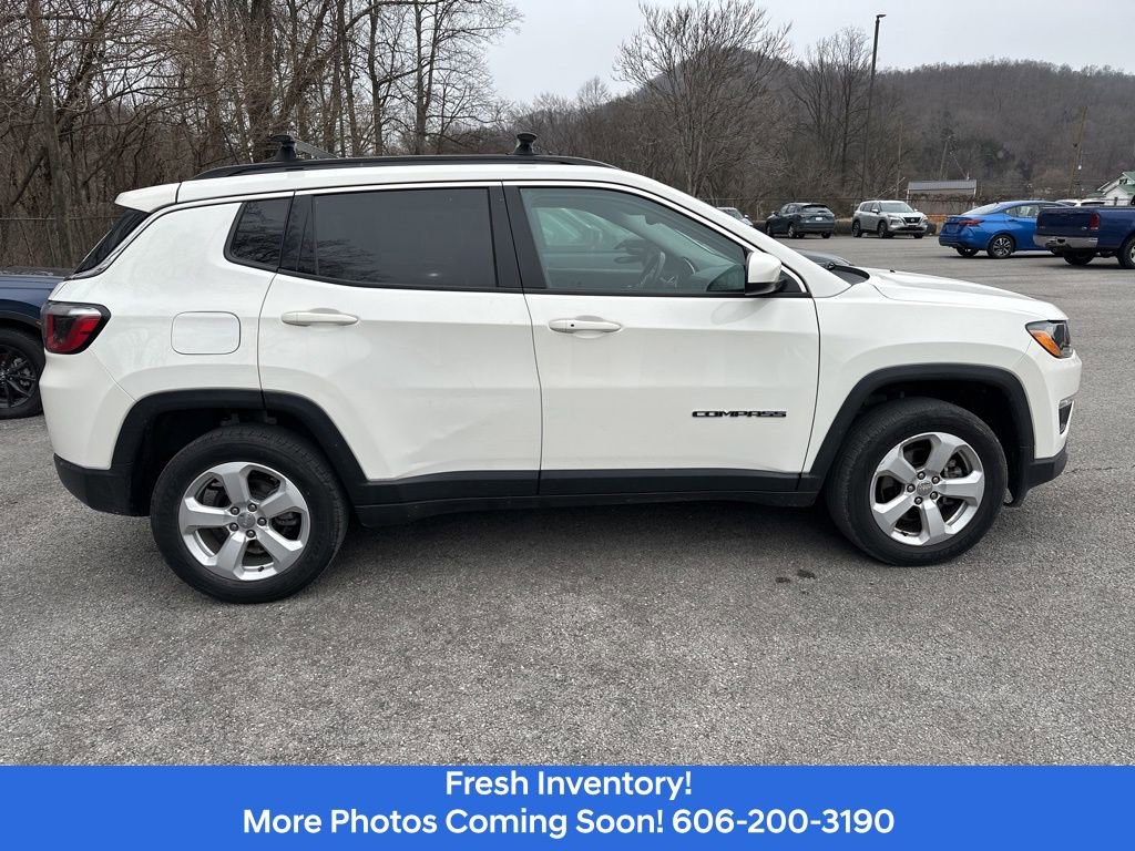 Used 2019 Jeep Compass Latitude AWD/4WD image 5