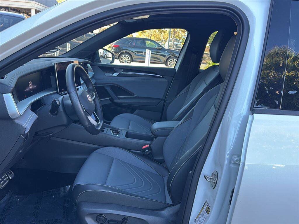 Used 2026 Volkswagen Tiguan SE R-Line AWD/4WD image 12
