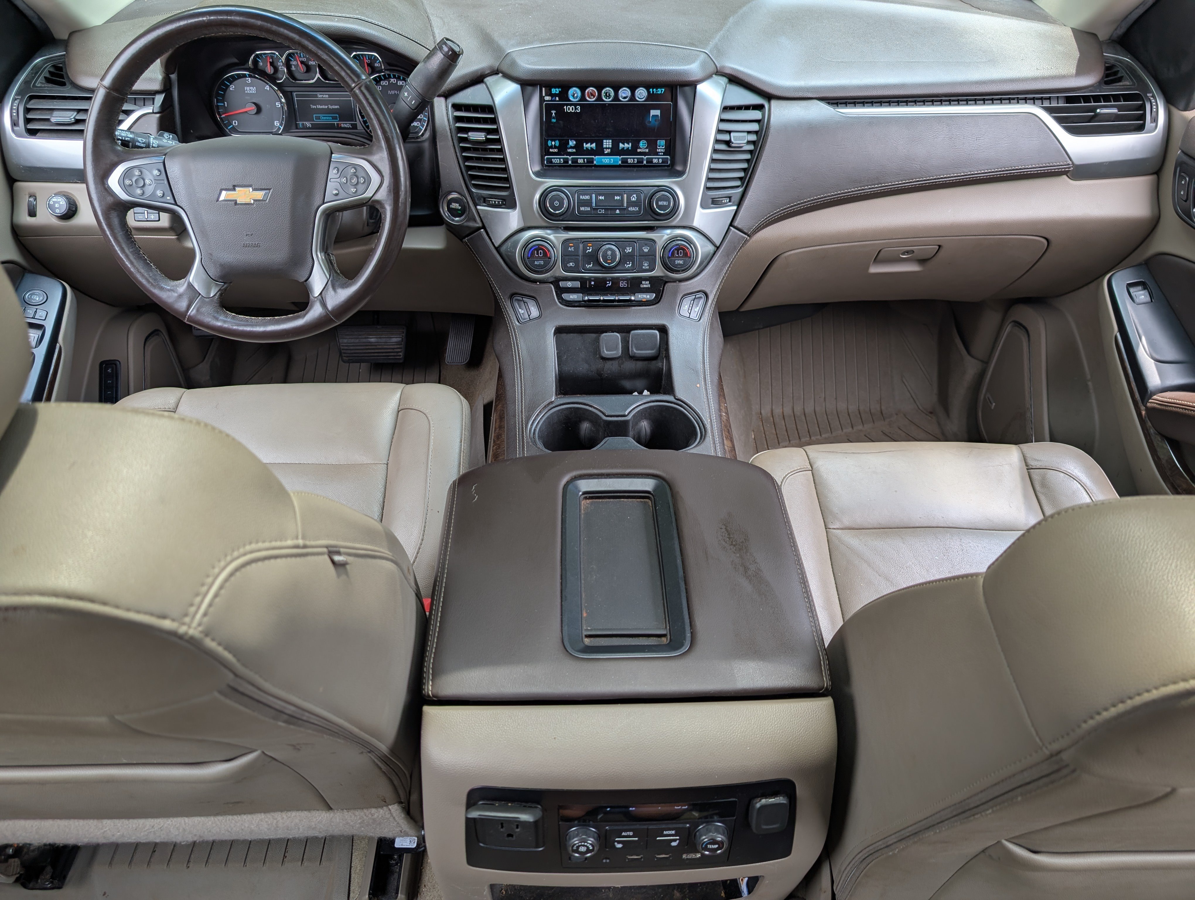 Used 2018 Chevrolet Suburban LT w/ LT Signature Package RWD image 24