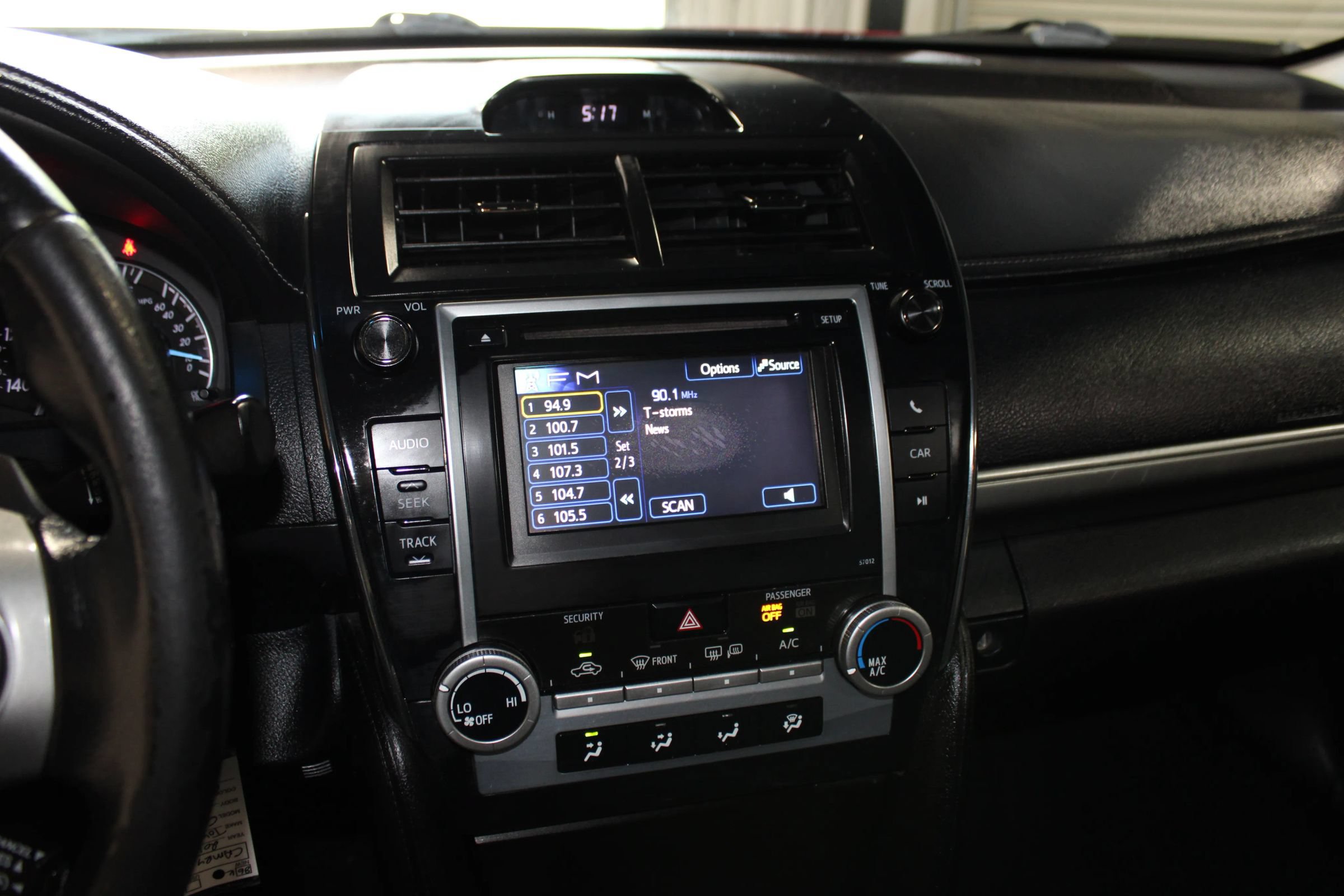 Used 2012 Toyota Camry SE FWD image 15