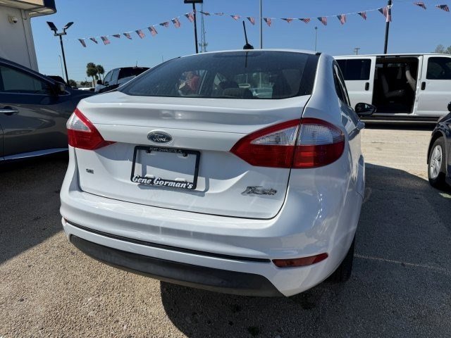 Used 2015 Ford Fiesta SE FWD image 4