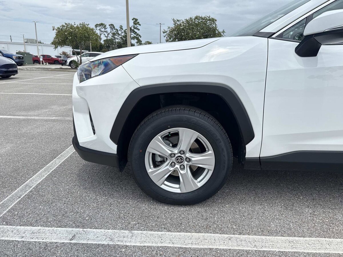 Used 2021 Toyota RAV4 XLE FWD image 10