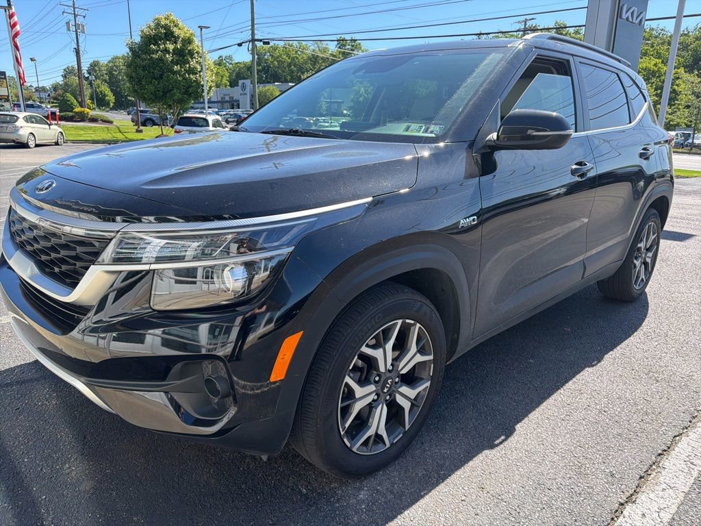 Used 2021 Kia Seltos EX AWD/4WD image 1