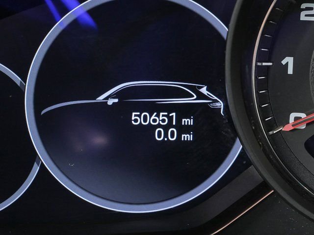 Certified 2022 Porsche Cayenne S image 9