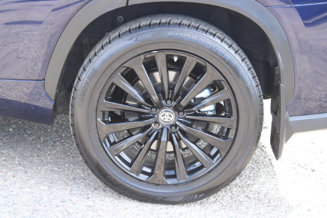 Used 2024 Toyota Highlander XSE FWD image 8