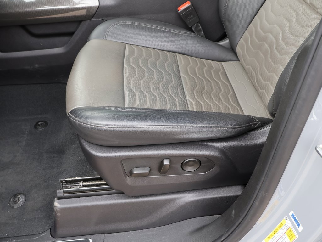 Used 2024 Chevrolet Silverado 1500 ZR2 w/ Technology Package image 42