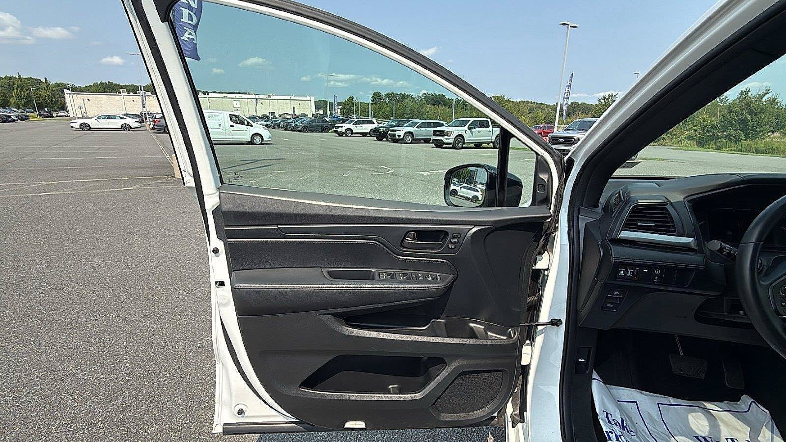 Used 2023 Honda Odyssey Sport image 25