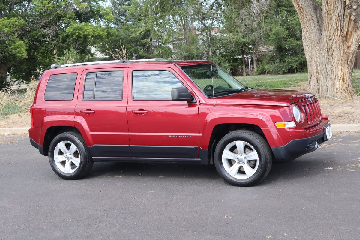 Used 2015 Jeep Patriot Limited w/ Sun/Sound Group FWD image 2