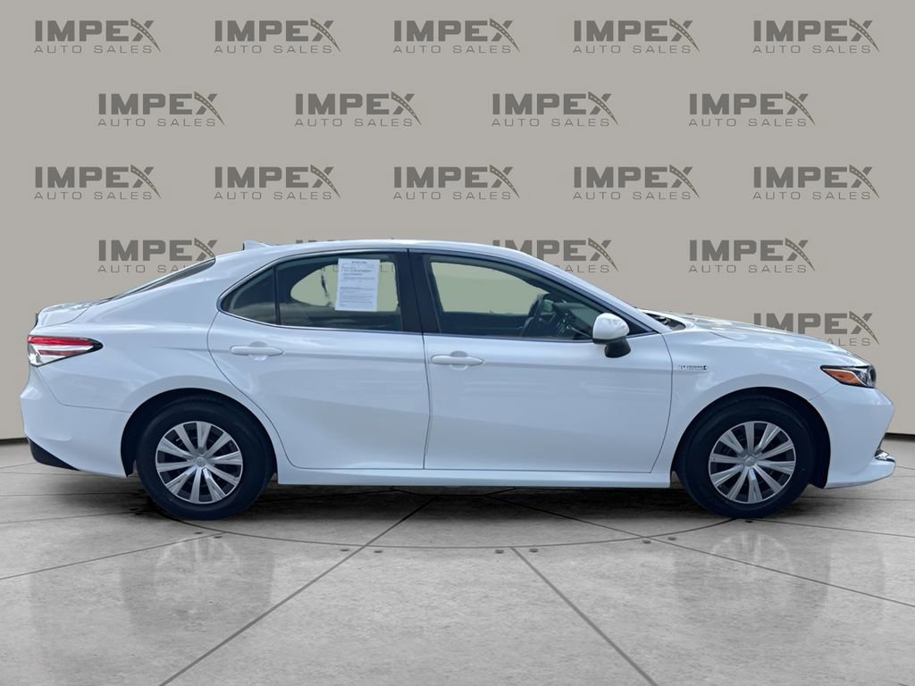 Used 2019 Toyota Camry LE FWD image 6