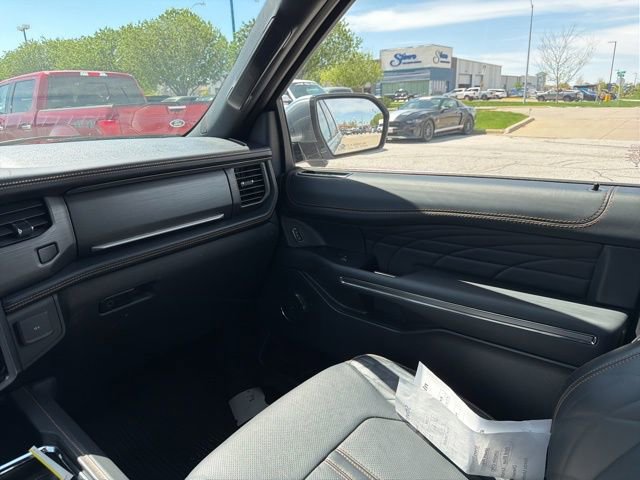 Used 2023 Ford Expedition Max Platinum AWD/4WD image 24