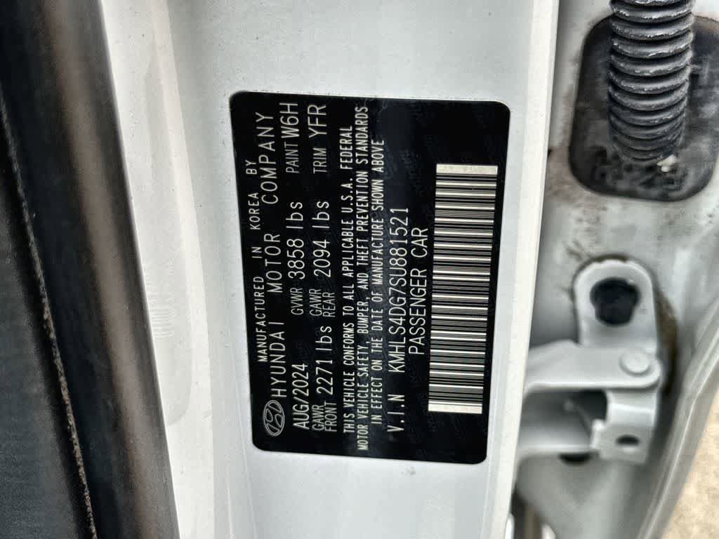 Used 2025 Hyundai Elantra SEL FWD image 25