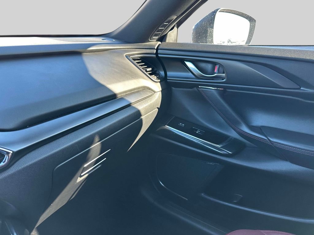Used 2023 MAZDA CX-9 Carbon Edition image 31