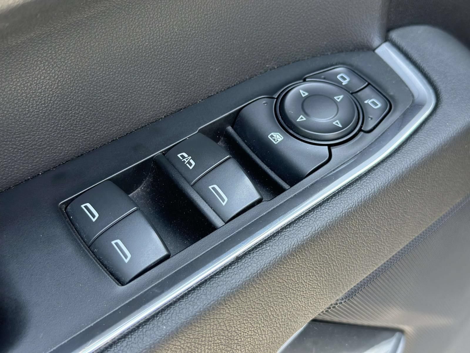Used 2024 Chevrolet Silverado 1500 LT AWD/4WD image 21
