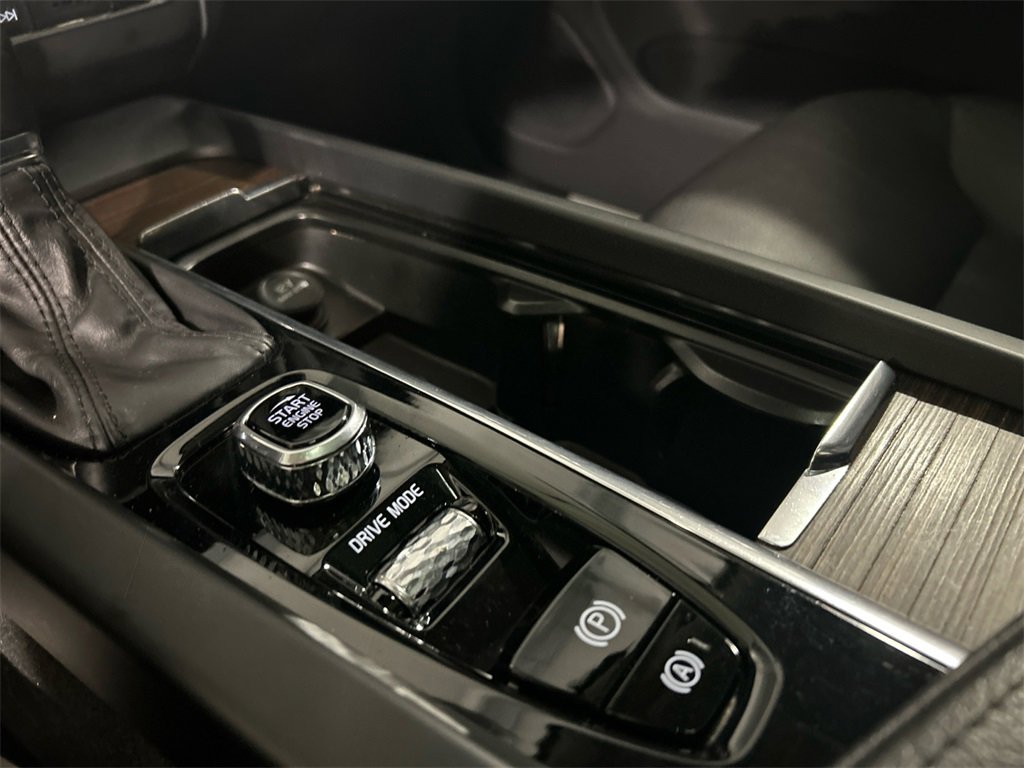 Certified 2021 Volvo XC60 T5 Momentum w/ Premium Package image 20