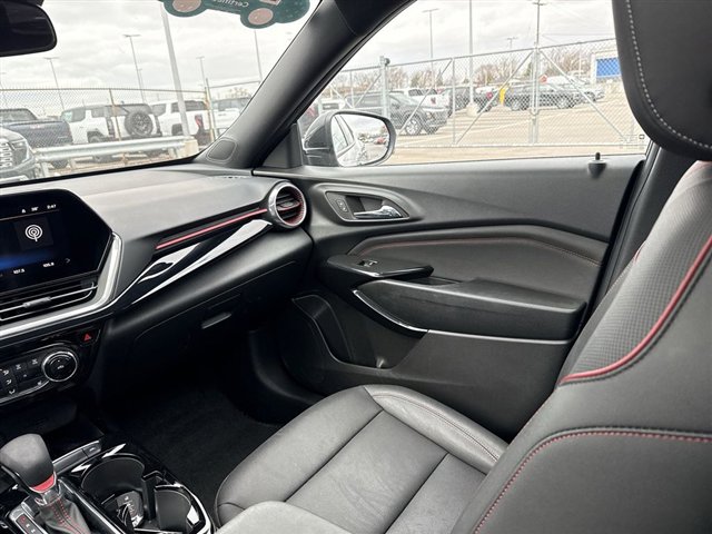 Certified 2024 Chevrolet Trax RS w/ Sunroof Package image 11