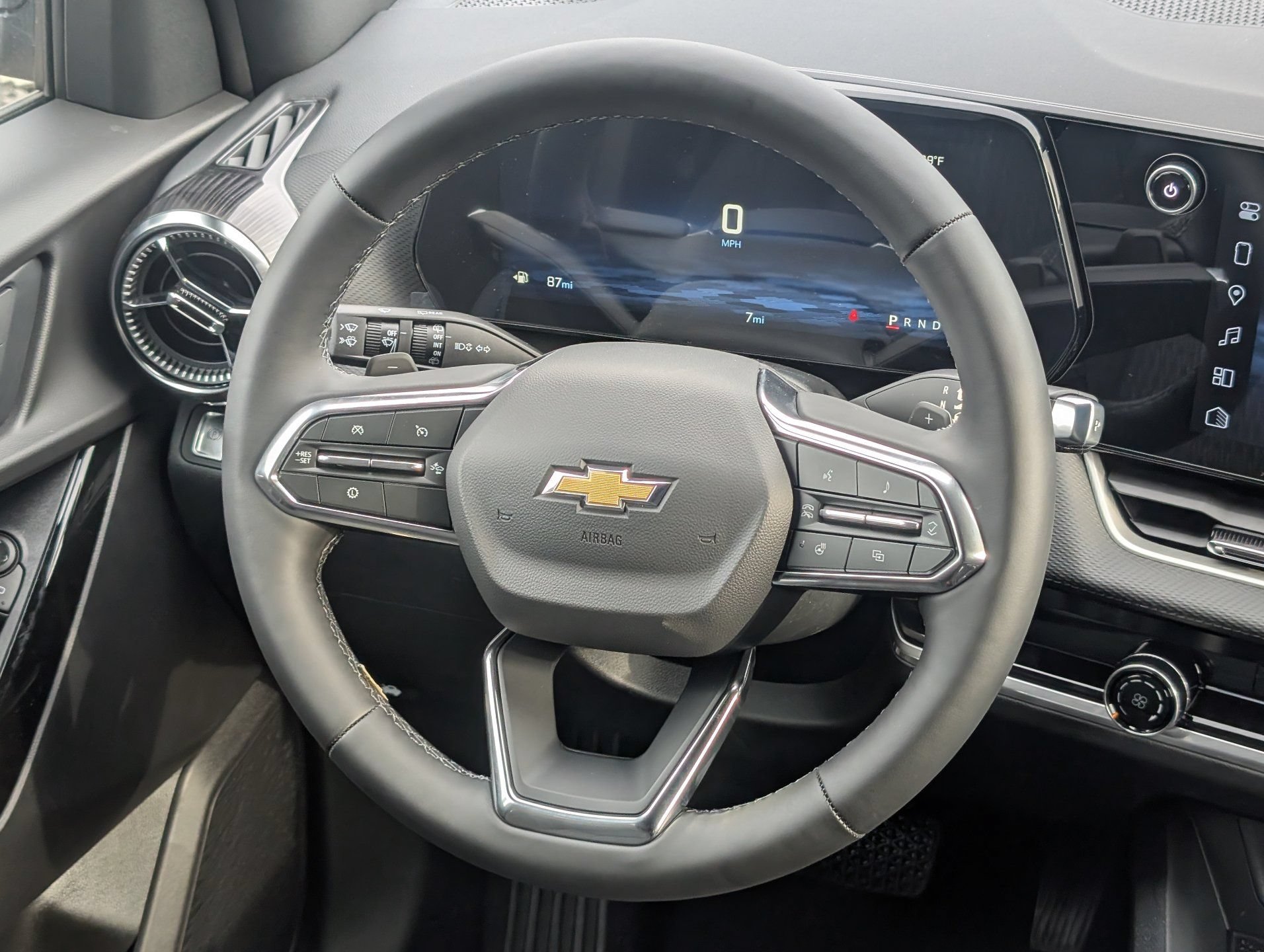 New 2027 Chevrolet Equinox LT FWD image 15