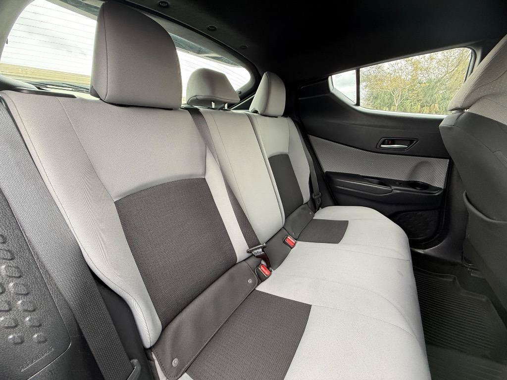 Used 2019 Toyota C-HR XLE FWD image 22