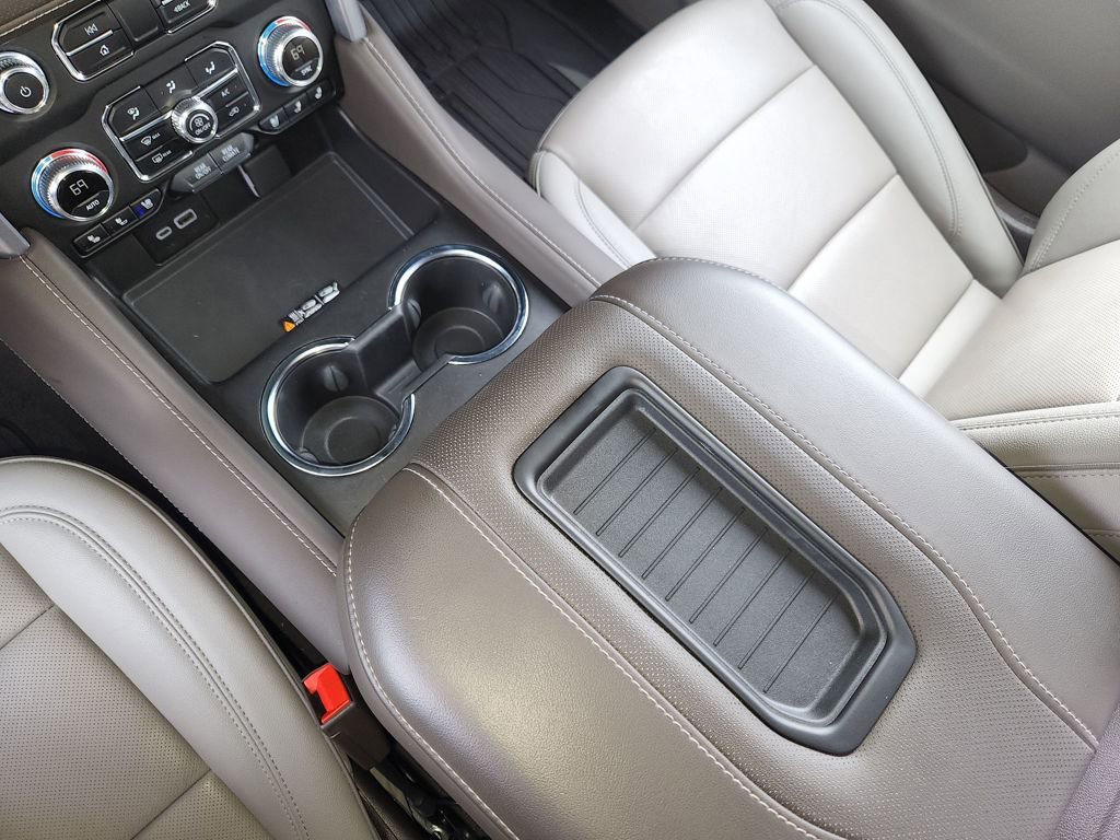 Used 2023 GMC Yukon XL SLT w/ SLT Premium Package image 25