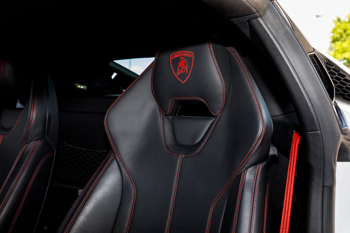 Used 2022 Lamborghini Huracan EVO RWD image 16