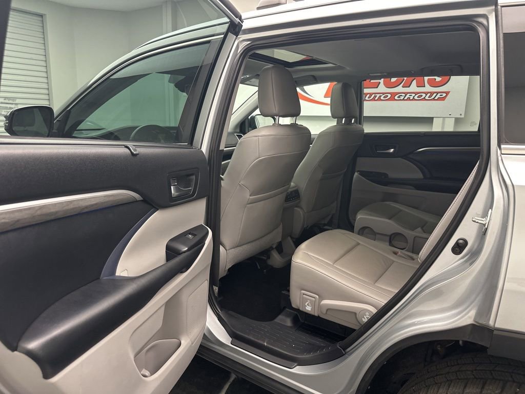 Used 2019 Toyota Highlander Limited image 6