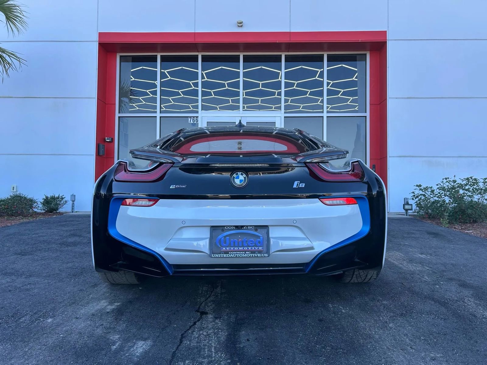 Used 2017 BMW i8 image 12