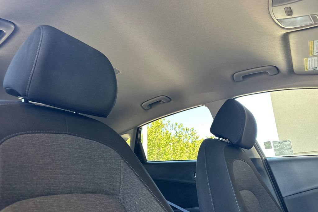 Used 2023 Hyundai Kona SE w/ Cargo Package FWD image 15