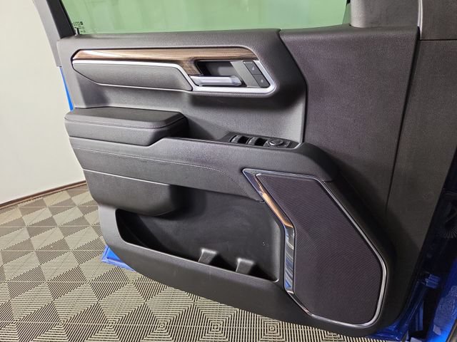 Used 2023 Chevrolet Silverado 1500 LT Trail Boss w/ LPO, Dark Essentials Package AWD/4WD image 29