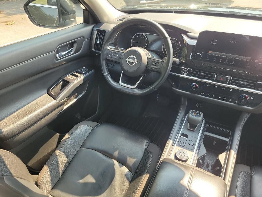 Used 2022 Nissan Pathfinder SL AWD/4WD image 13