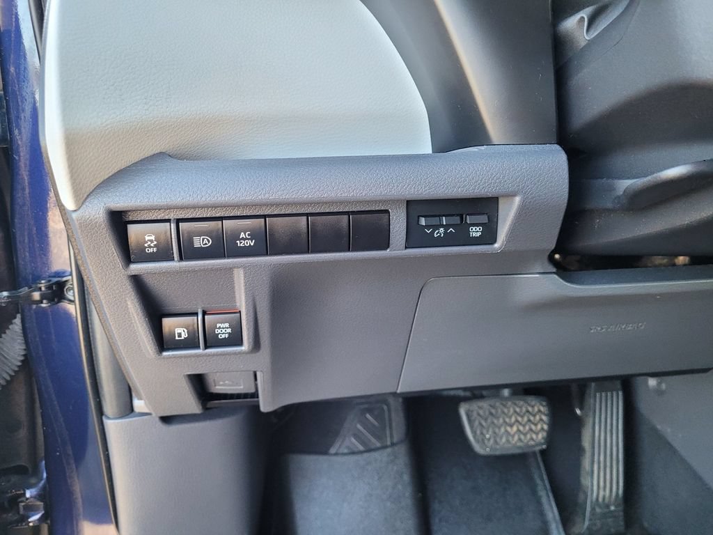 Used 2022 Toyota Sienna XSE w/ XSE Plus Package AWD/4WD image 25