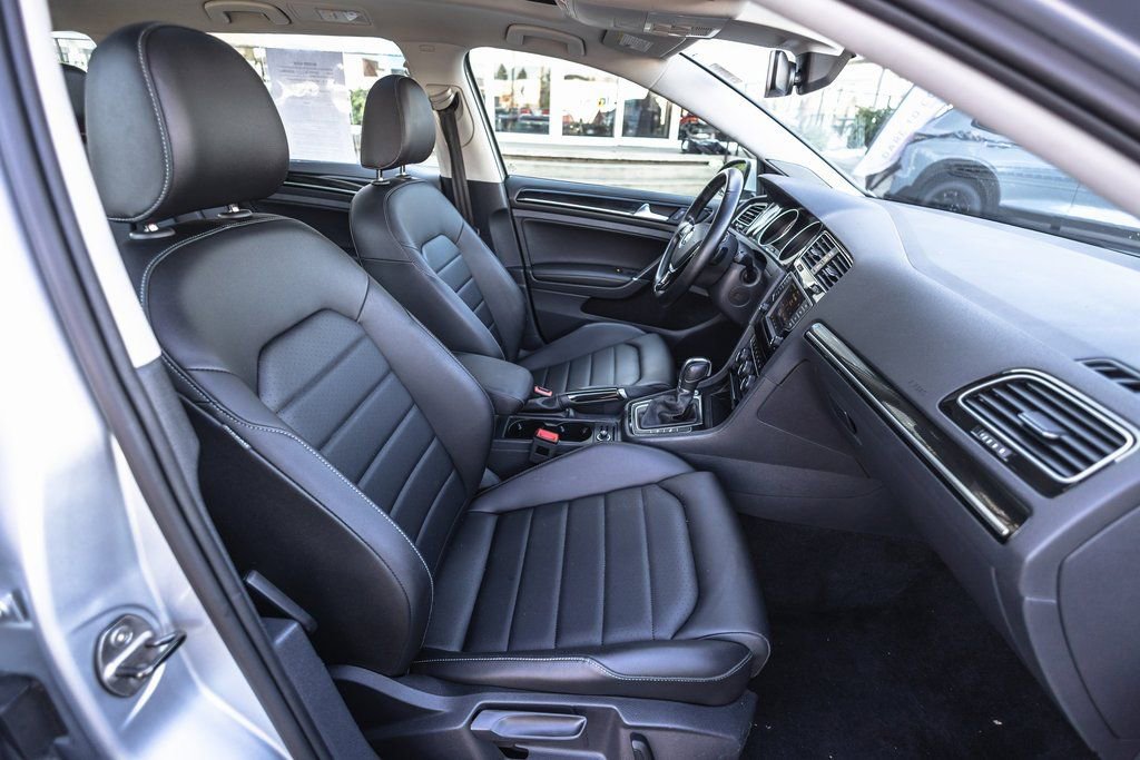 Used 2017 Volkswagen Golf SEL image 29