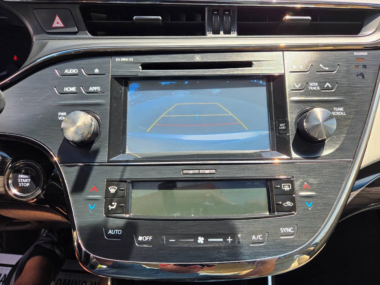 Used 2015 Toyota Avalon Limited FWD image 25