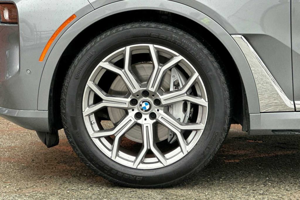 Used 2023 BMW X7 xDrive40i image 38