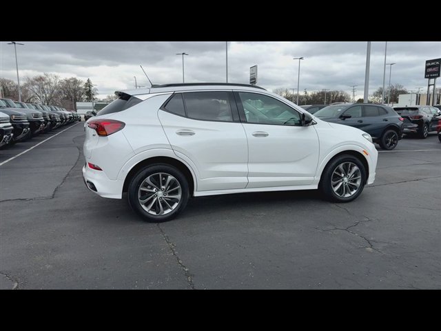 Certified 2021 Buick Encore GX Essence w/ Advanced Technology Package FWD image 9