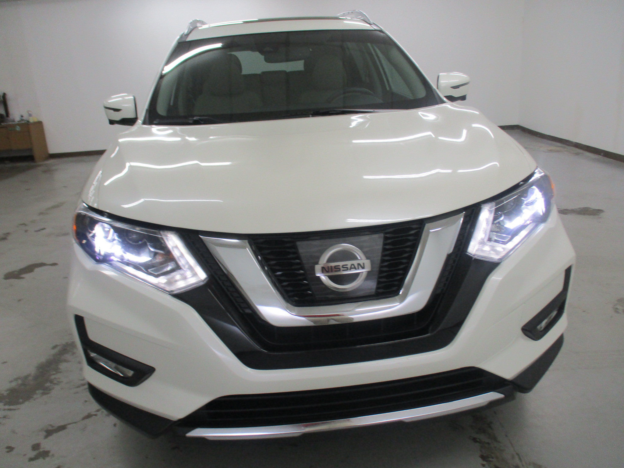Used 2017 Nissan Rogue SL w/ SL Premium Package AWD/4WD image 2