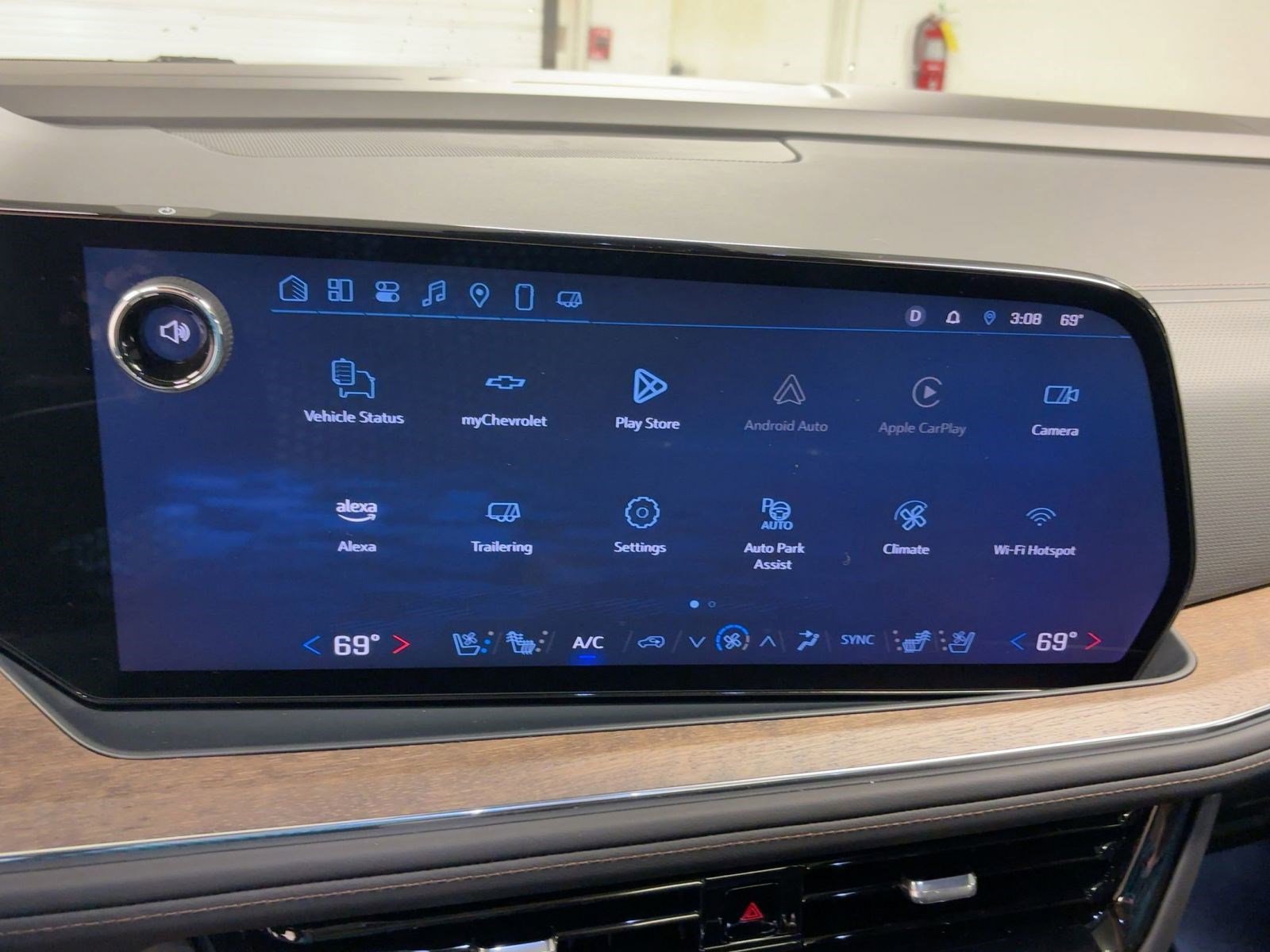 Certified 2025 Chevrolet Suburban High Country image 23