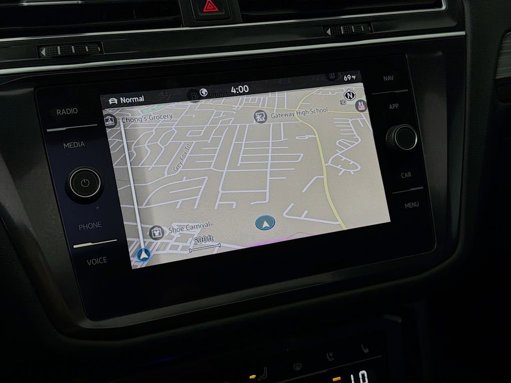 Used 2022 Volkswagen Tiguan SEL R-Line image 18