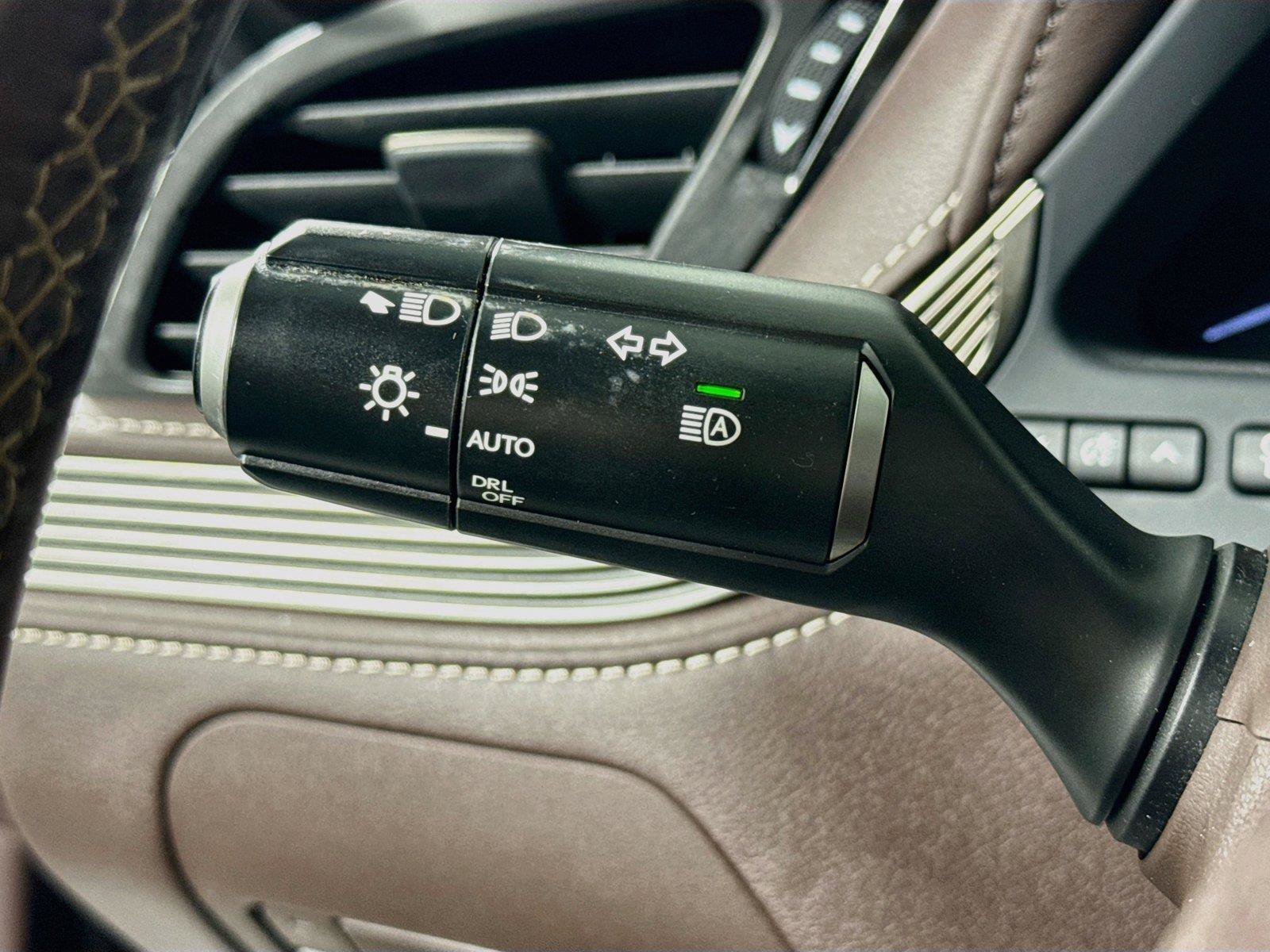 Used 2018 Lexus LS 500 w/ Accessory Package (Z2) RWD image 13